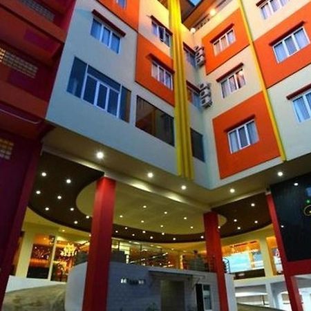 Wixel Hotel Kendari Bagian luar foto