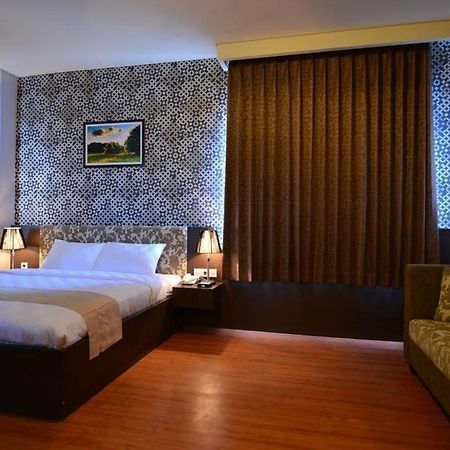 Wixel Hotel Kendari Bagian luar foto