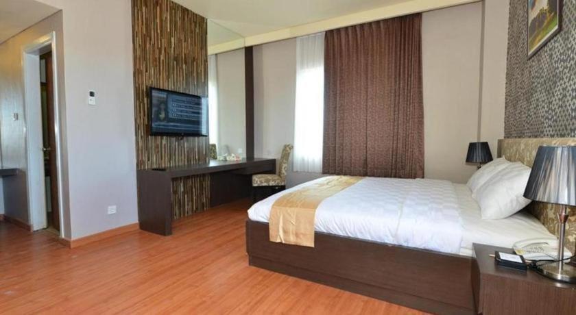 Wixel Hotel Kendari Bagian luar foto